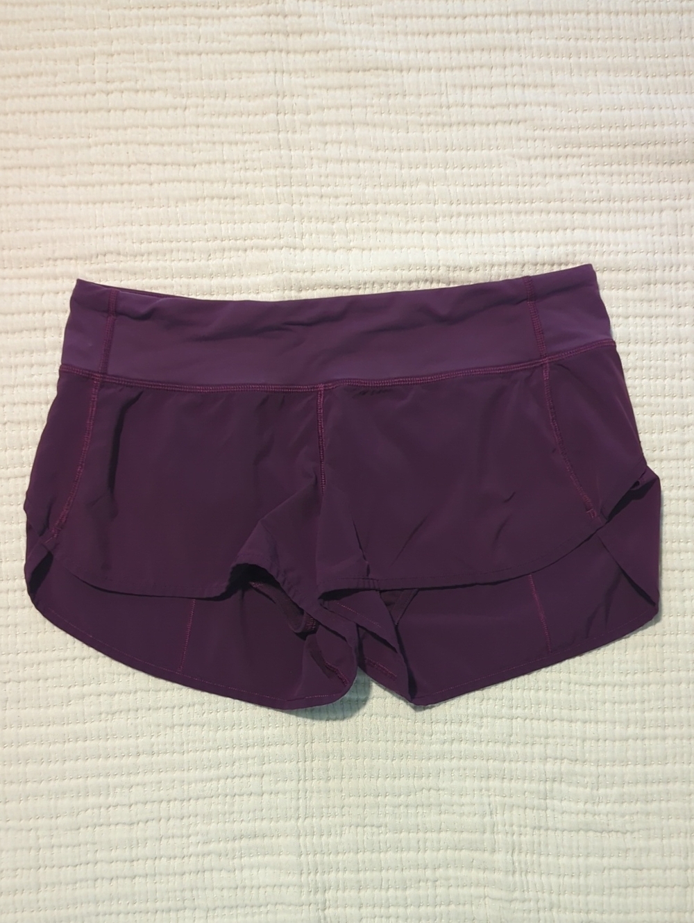 Lululemon Low Rise 2.5 Inch Speed Shorts Size 6